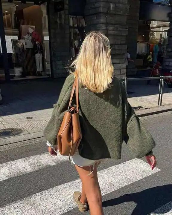 Damen Oversize Strickpullover mit Mock Neck - View 2