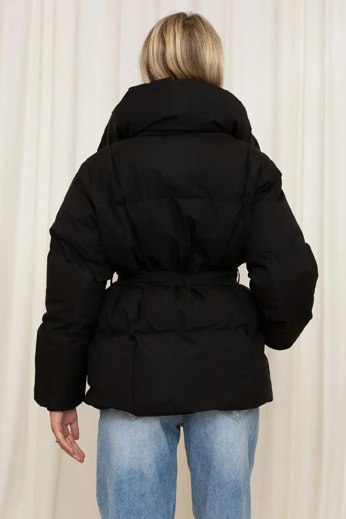 Damen Kurze Steppjacke mit Stehkragen und Taillierten Bund - View 5