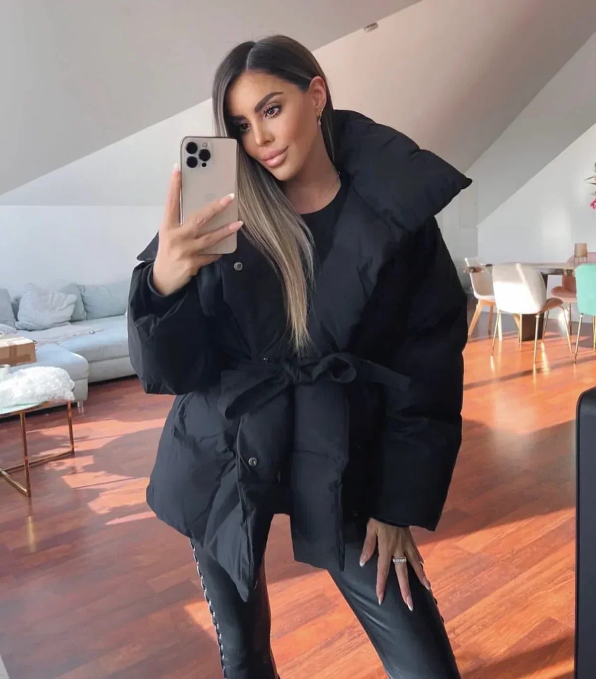 Damen Kurze Steppjacke mit Stehkragen und Taillierten Bund - View 7