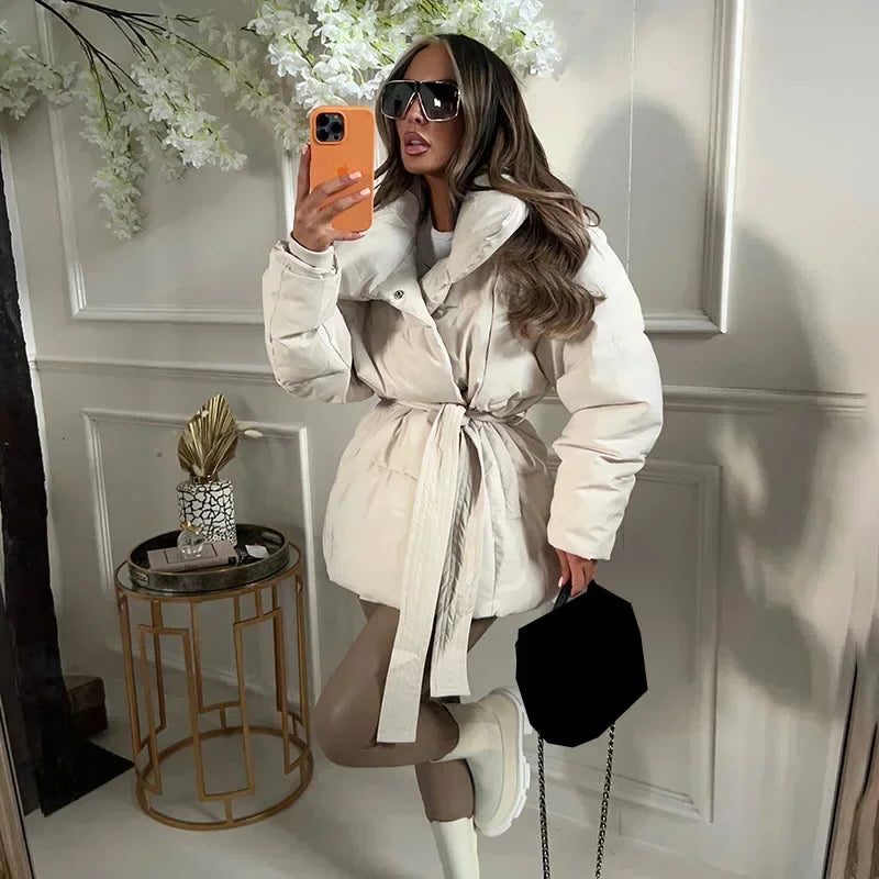 Damen Kurze Steppjacke mit Stehkragen und Taillierten Bund - View 8
