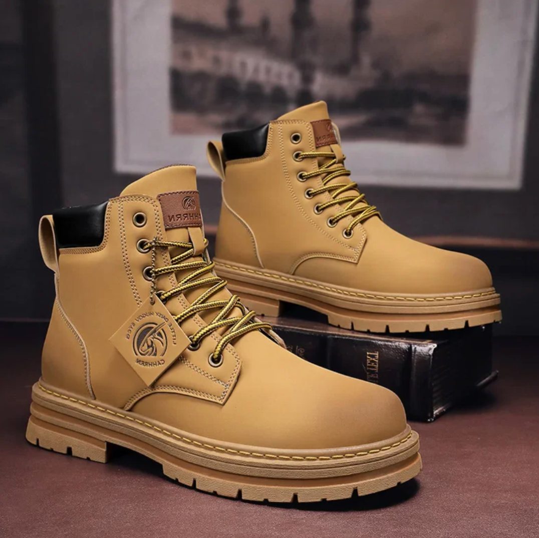 Herren Schnürstiefel mit Profilsohle und Hohem Schaft - Braun