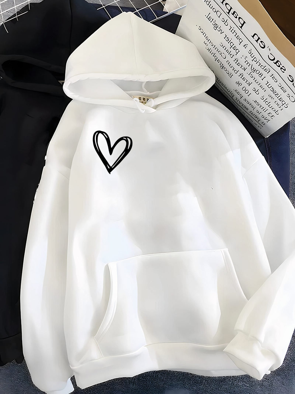 Damen Kapuzenpullover mit Herzdruck - Weiss
