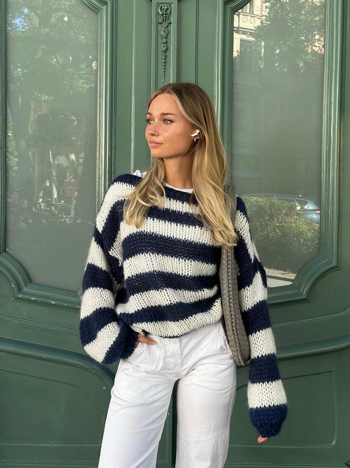 Damen Oversize Gestreifter Strickpullover mit Rundhals - View 3