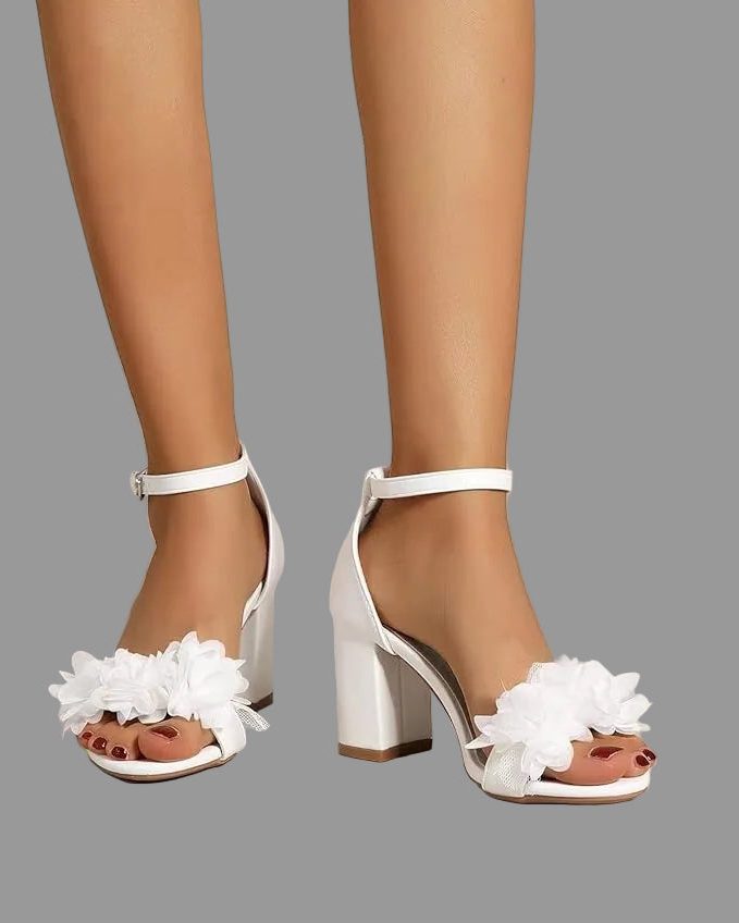Damen Sandalen mit Blumenverzierung und Knöchelriemen - Weiss