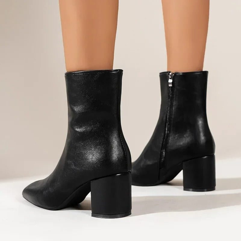 Damen Stiefeletten mit Spitzer Zehenpartie und Blockabsatz - View 7