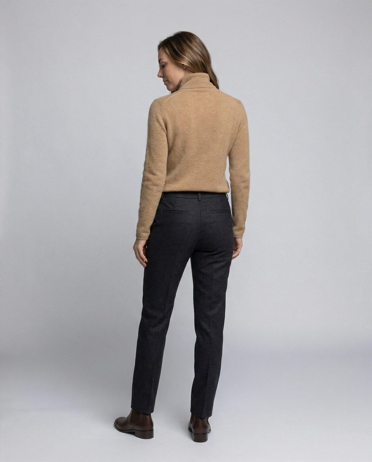 Damen Rollkragenpullover aus Rippstrick-Knit - View 4