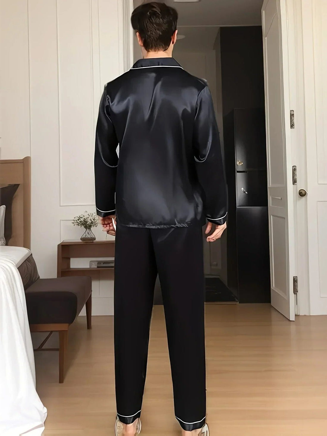 Herren Satinpyjama mit Reverskragen und Regular Fit